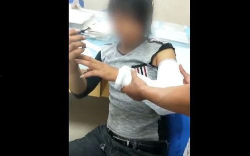 吃瓜三个男网红是谁啊视频,三位男网红的爆笑视频幕后故事  第1张